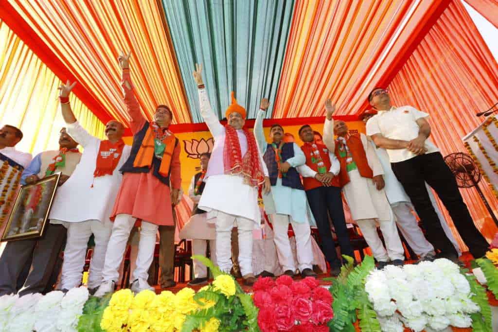 Union Home Minister Amit Shah Reviews J&K Schemes And Projects - Digpu