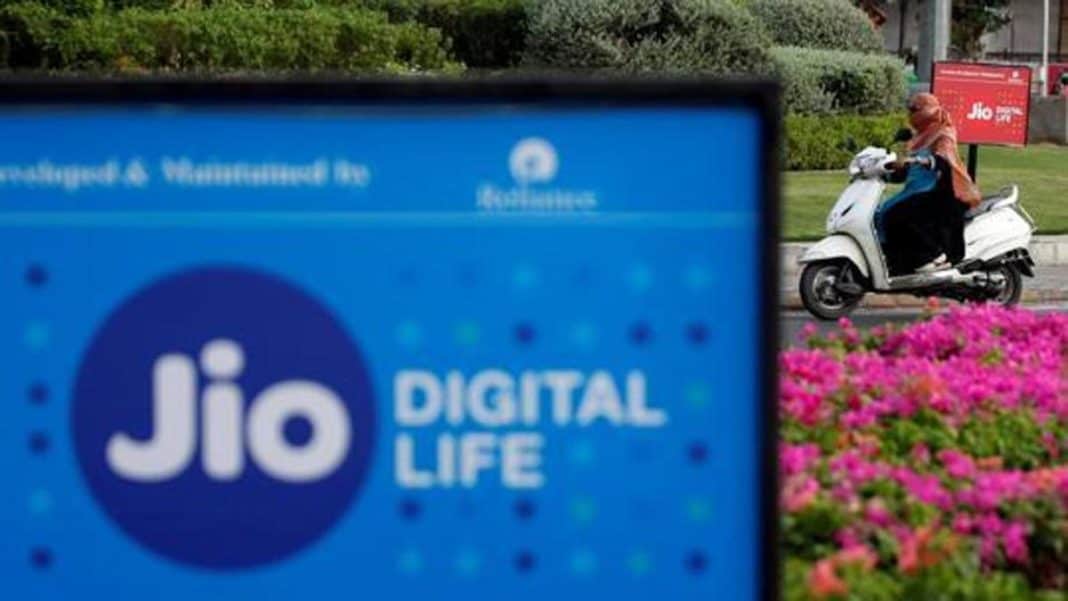 Vodafone Idea and Bharti Airtel lost over 49 lakh users during September. Reliance Jio adds 69 lakh subscribers in September: TRAI