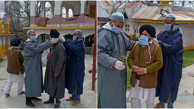 Brotherhood! Muslim youth sanitize historical Gurdwara in Pulwama