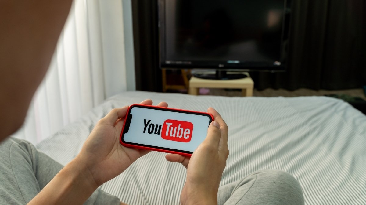 YouTube experiments by embedding shopping links inside videos - Digpu