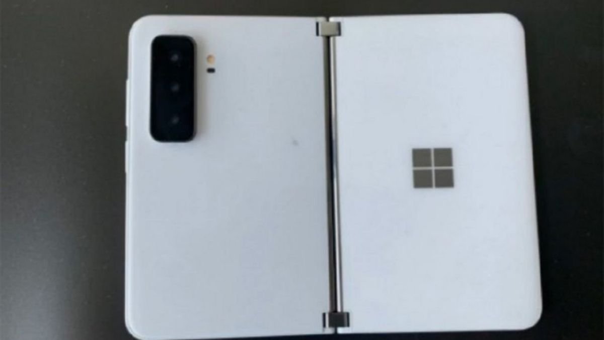 Microsoft Surface Duo 2 leaks reveal new triple camera system