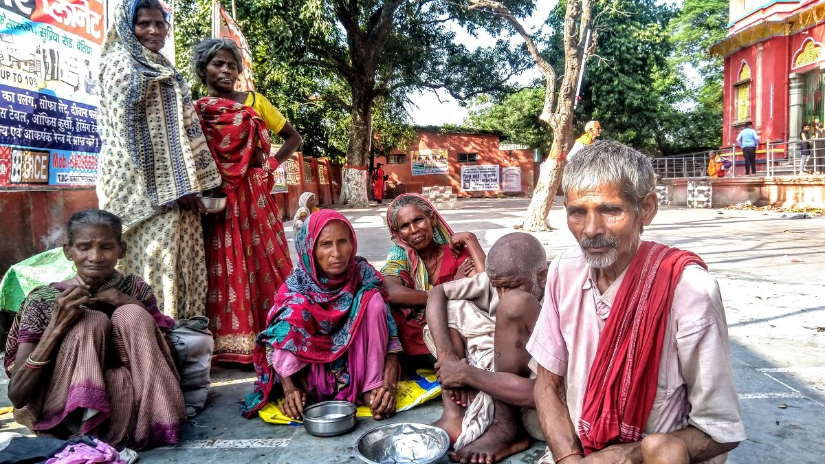 Bihar: 175 Beggars open a bank with money received from begging