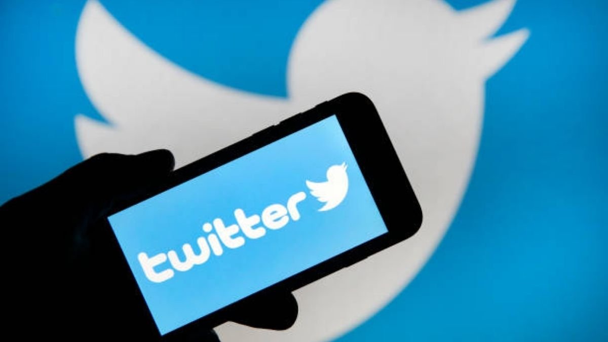 Twitter halts account verification process citing need for improvement