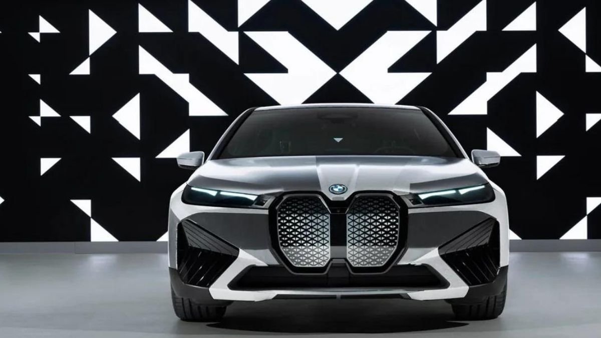 BMW showcases concept car that can change colour